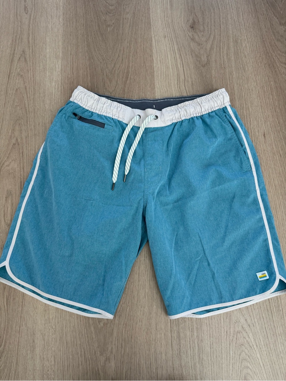 Vuori Blue Drawstring Shorts with White Trim Size Medium